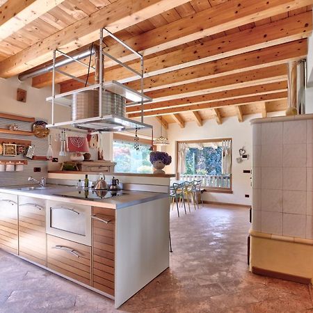 Chalet Con Piscina E Vista Panoramica 科利科 外观 照片
